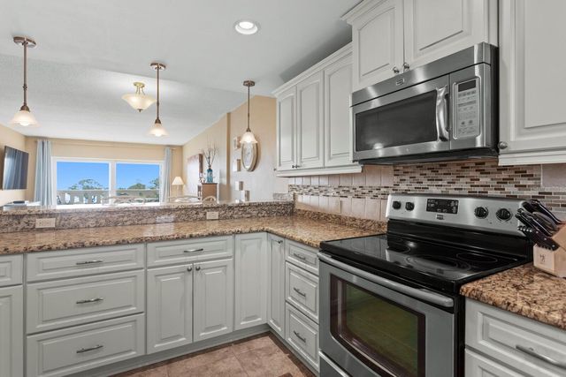 1200 N SHORE DRIVE NE 407, St Petersburg, FL 33701