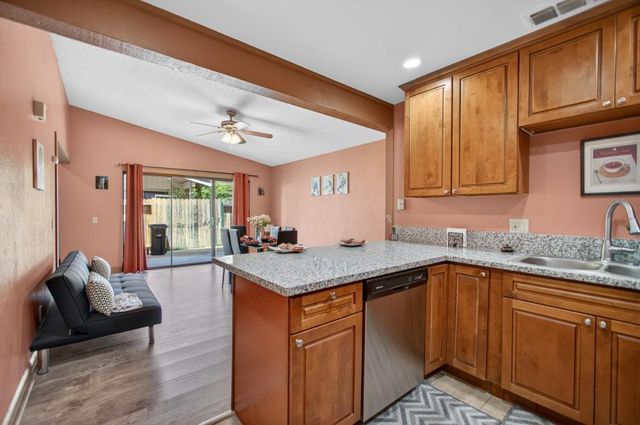 7677 Harvest Woods Dr, Sacramento, CA 95828