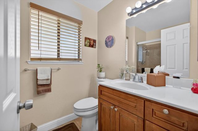 7677 Harvest Woods Dr, Sacramento, CA 95828