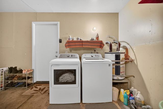 7677 Harvest Woods Dr, Sacramento, CA 95828
