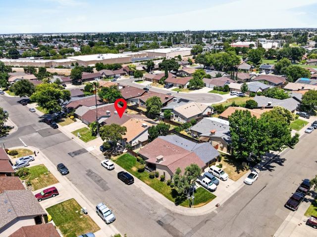 7677 Harvest Woods Dr, Sacramento, CA 95828