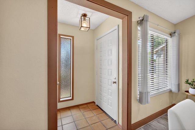 7677 Harvest Woods Dr, Sacramento, CA 95828