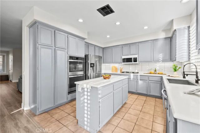 2156 Blazing, Corona, CA 92879