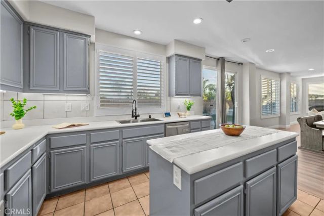 2156 Blazing, Corona, CA 92879