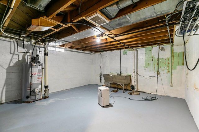 319 S SPRUCE STREET, Appleton, WI 54914