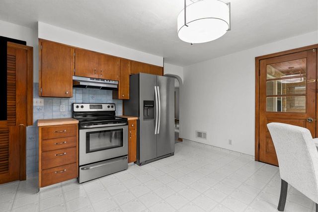 319 S SPRUCE STREET, Appleton, WI 54914