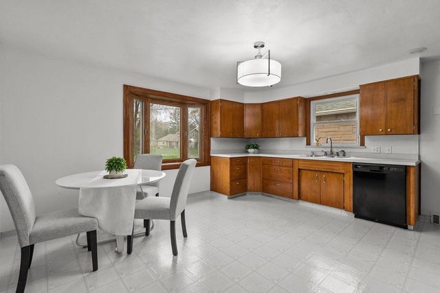 319 S SPRUCE STREET, Appleton, WI 54914