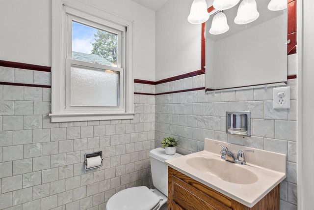 319 S SPRUCE STREET, Appleton, WI 54914