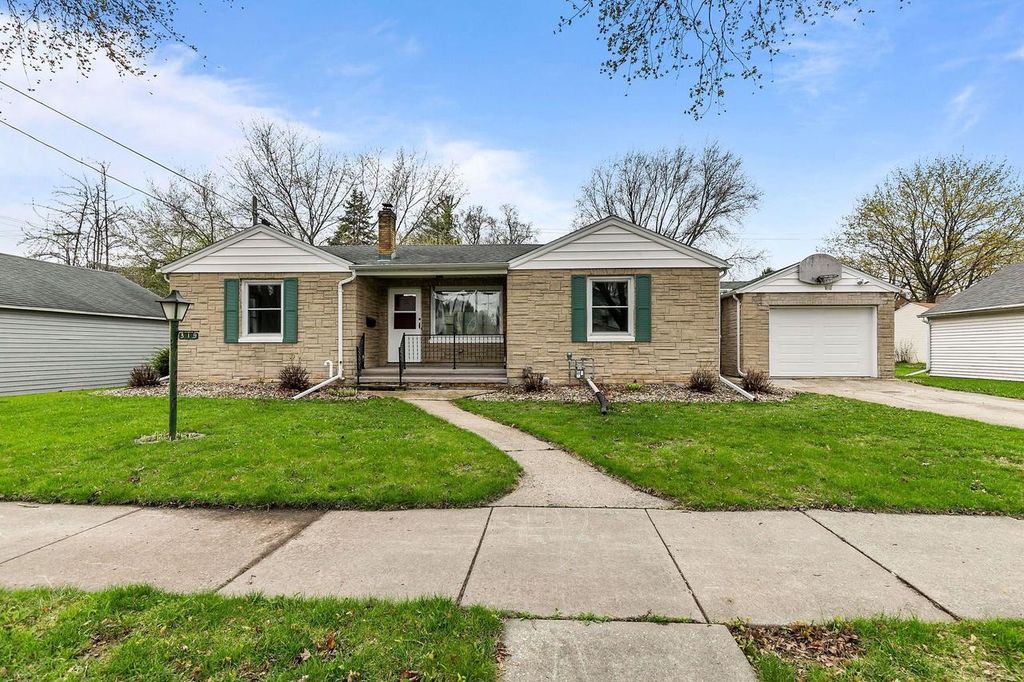 319 S SPRUCE STREET, Appleton, WI 54914