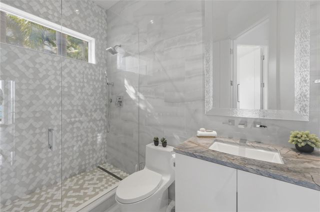 1475 JOHN RINGLING PARKWAY, Sarasota, FL 34236