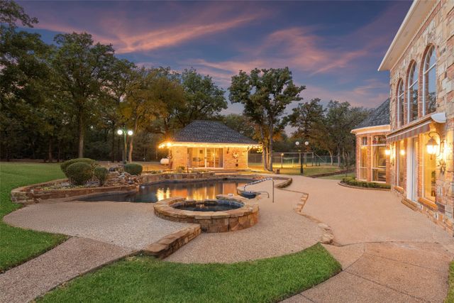 385 Meadow View Drive, Argyle, TX 76226