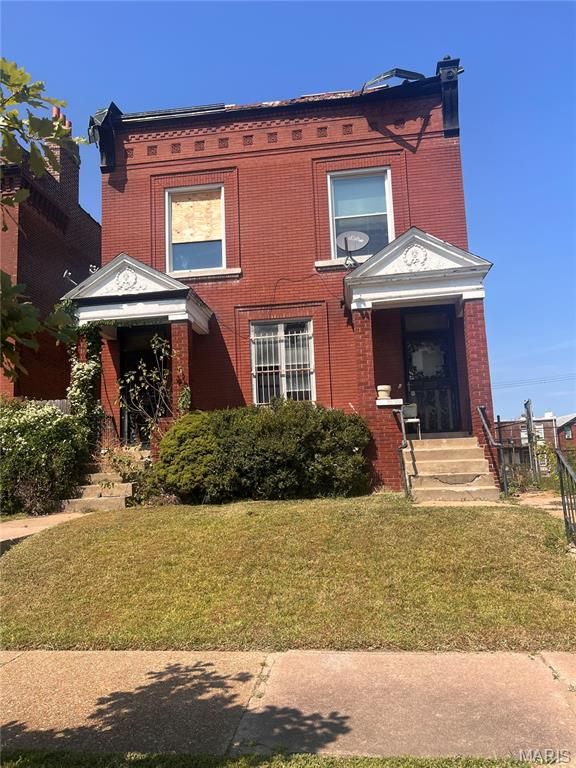 4555 Clarence Avenue, St Louis, MO 63115