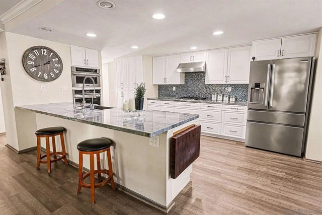 627 Valley Grove Ln, Escondido, CA 92025