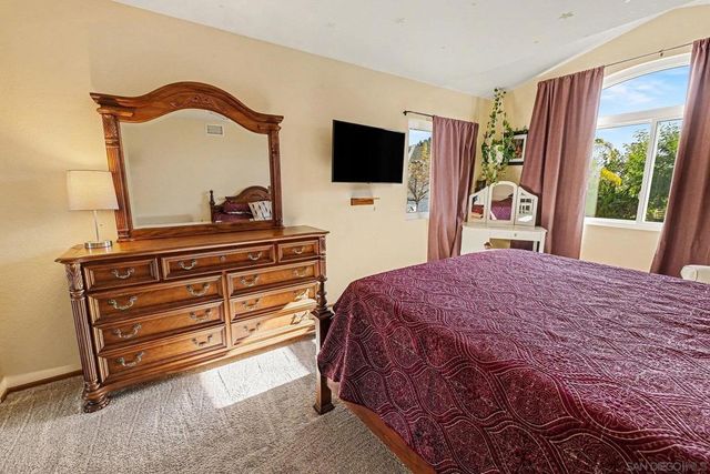 627 Valley Grove Ln, Escondido, CA 92025