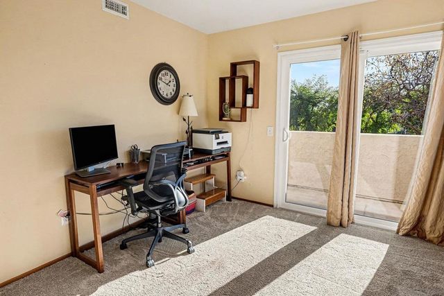 627 Valley Grove Ln, Escondido, CA 92025