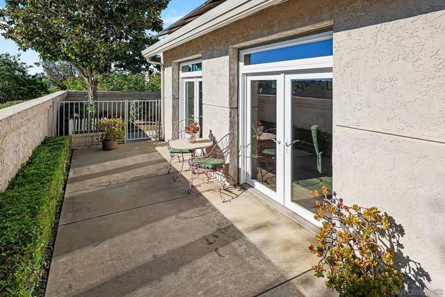 627 Valley Grove Ln, Escondido, CA 92025