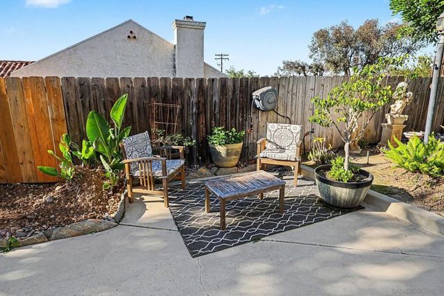 627 Valley Grove Ln, Escondido, CA 92025