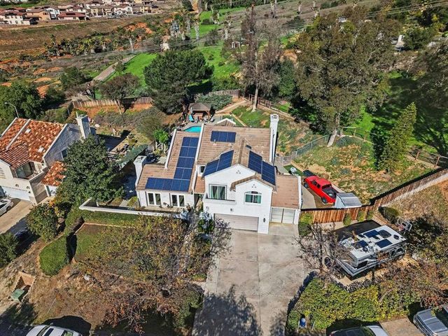 627 Valley Grove Ln, Escondido, CA 92025