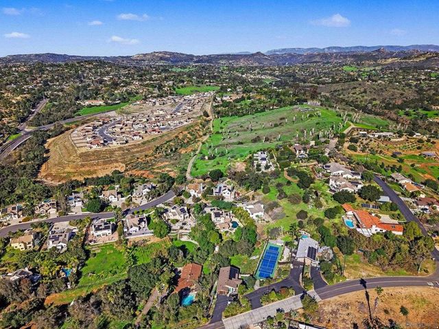627 Valley Grove Ln, Escondido, CA 92025