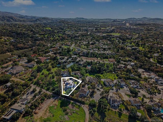 627 Valley Grove Ln, Escondido, CA 92025