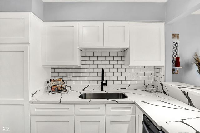 9583 Bay Vista West Drive, Indianapolis, IN 46250