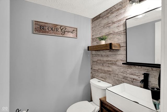 9583 Bay Vista West Drive, Indianapolis, IN 46250