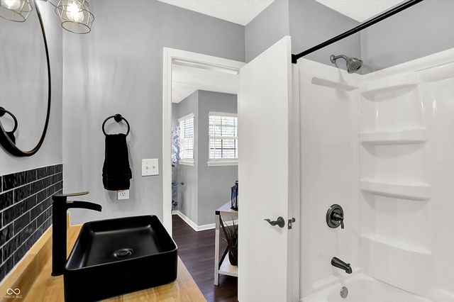 9583 Bay Vista West Drive, Indianapolis, IN 46250