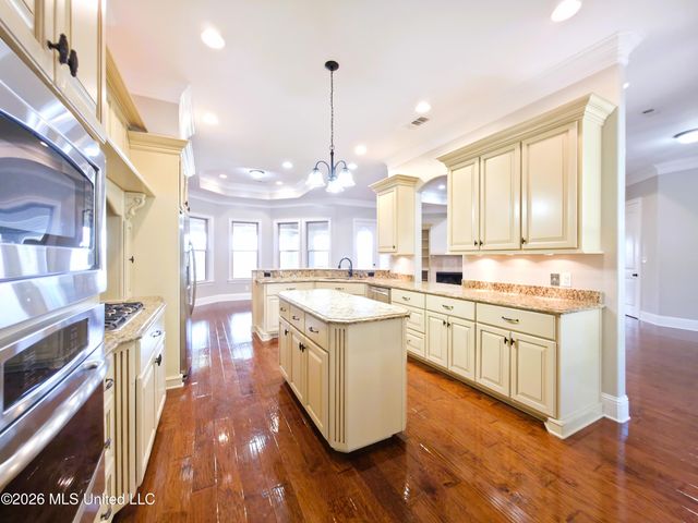 3024 Oakleigh Circle, Ocean Springs, MS 39564
