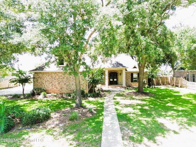 3024 Oakleigh Circle, Ocean Springs, MS 39564
