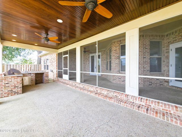 3024 Oakleigh Circle, Ocean Springs, MS 39564