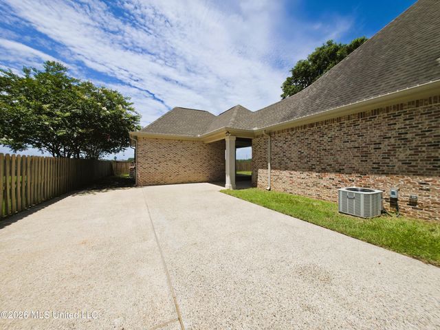 3024 Oakleigh Circle, Ocean Springs, MS 39564