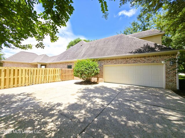 3024 Oakleigh Circle, Ocean Springs, MS 39564