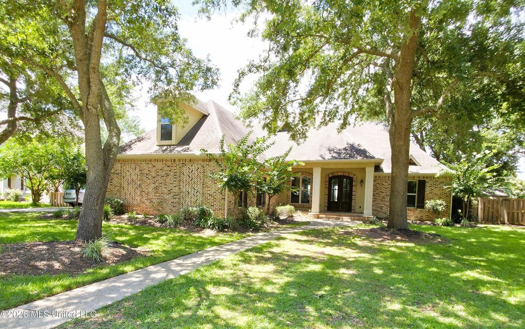 3024 Oakleigh Circle, Ocean Springs, MS 39564