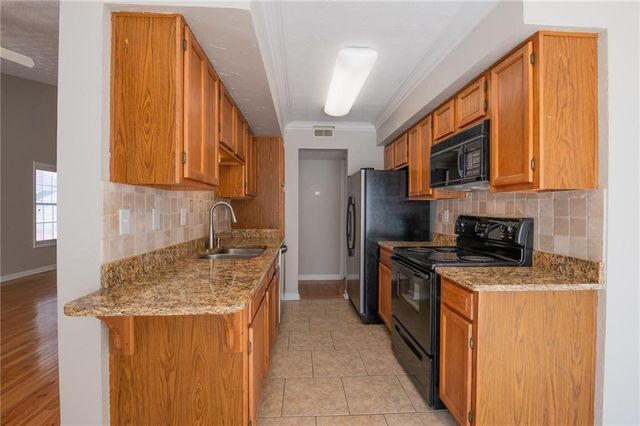 816 Glenleaf Drive, Peachtree Corners, GA 30092