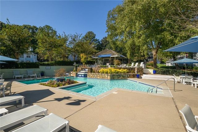 816 Glenleaf Drive, Peachtree Corners, GA 30092