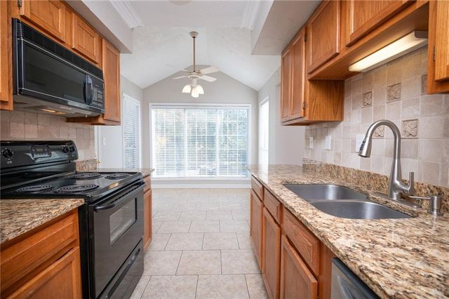 816 Glenleaf Drive, Peachtree Corners, GA 30092