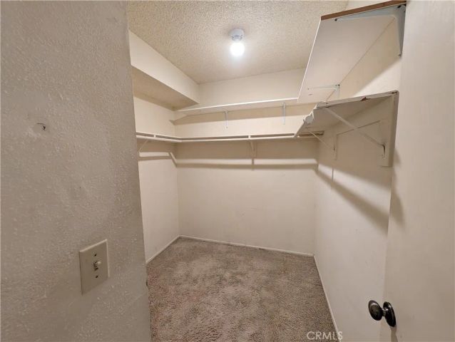 18403 Collins, Tarzana, CA 91356