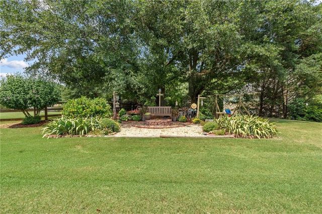 105 Pine Valley Court, Hiram, GA 30141