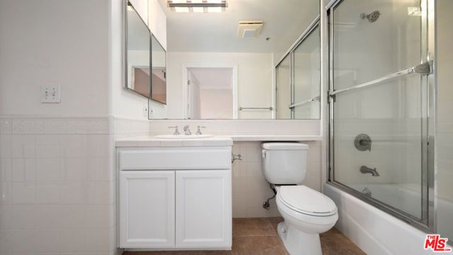 3328 OAKHURST Avenue 205, Los Angeles, CA 90034