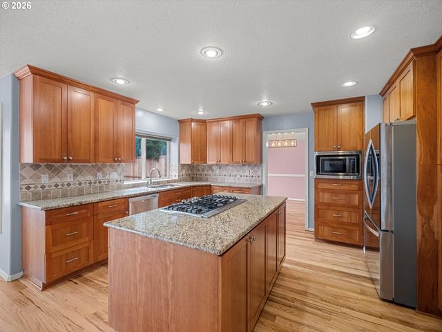 2575 Nw 4TH St, Gresham, OR 97030