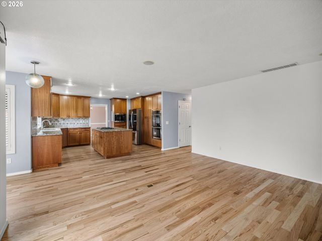 2575 Nw 4TH St, Gresham, OR 97030