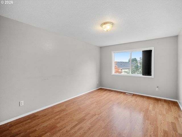 2575 Nw 4TH St, Gresham, OR 97030