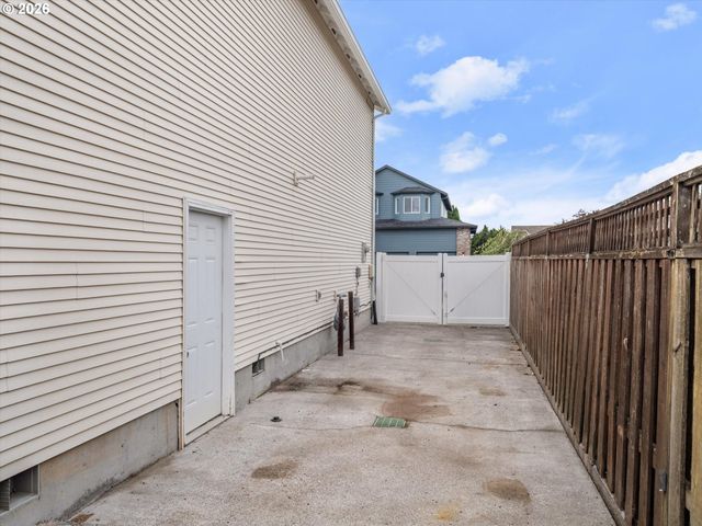 2575 Nw 4TH St, Gresham, OR 97030