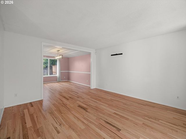 2575 Nw 4TH St, Gresham, OR 97030