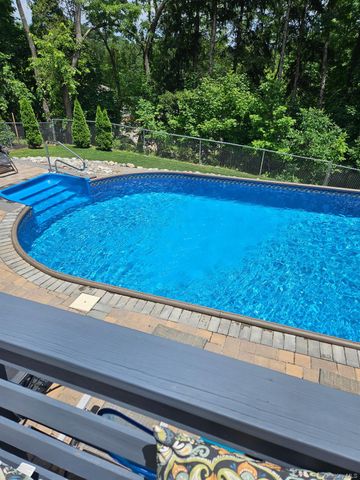 135 Standish Drive, Pearl River, NY 10965