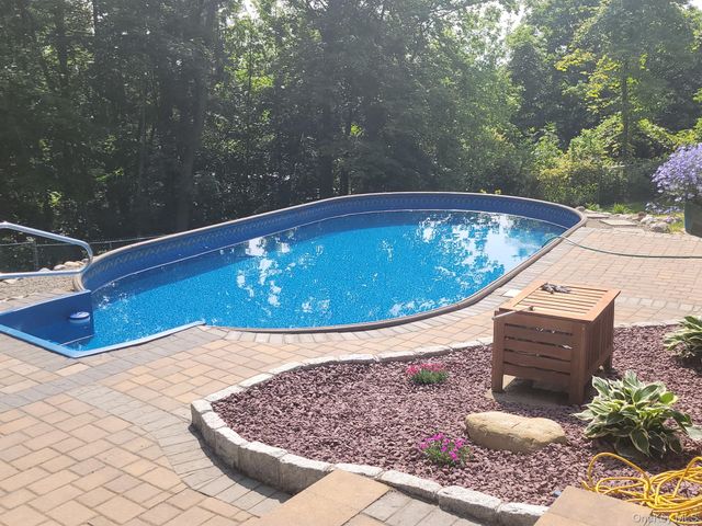 135 Standish Drive, Pearl River, NY 10965