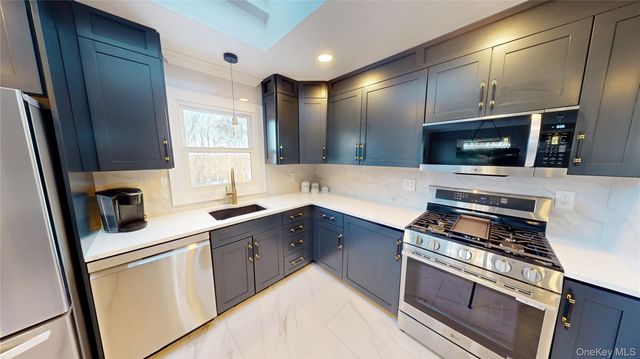 135 Standish Drive, Pearl River, NY 10965