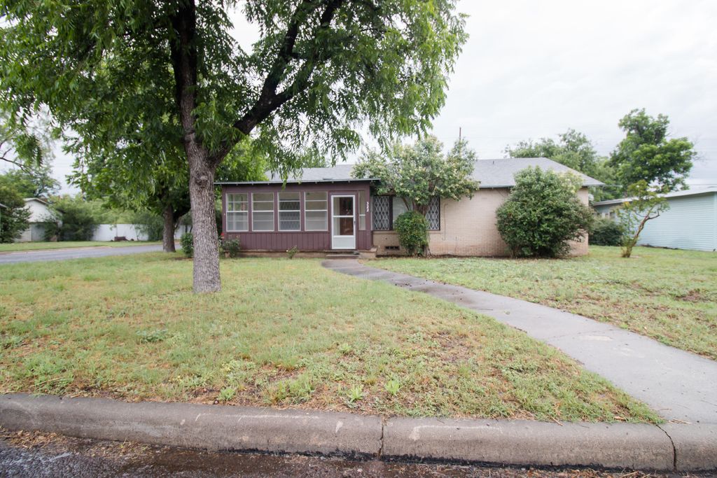 322 N Jackson Street, San Angelo, TX 76901