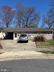 69 KENNARD DR, Newark, DE 19711