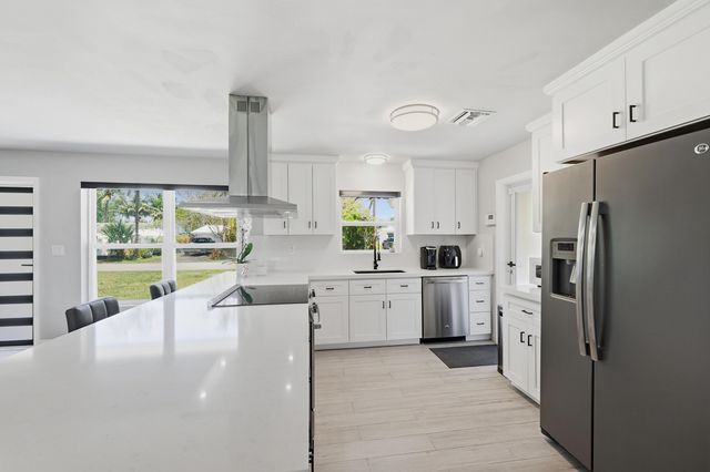 4441 NE 15th Avenue, Oakland Park, FL 33334